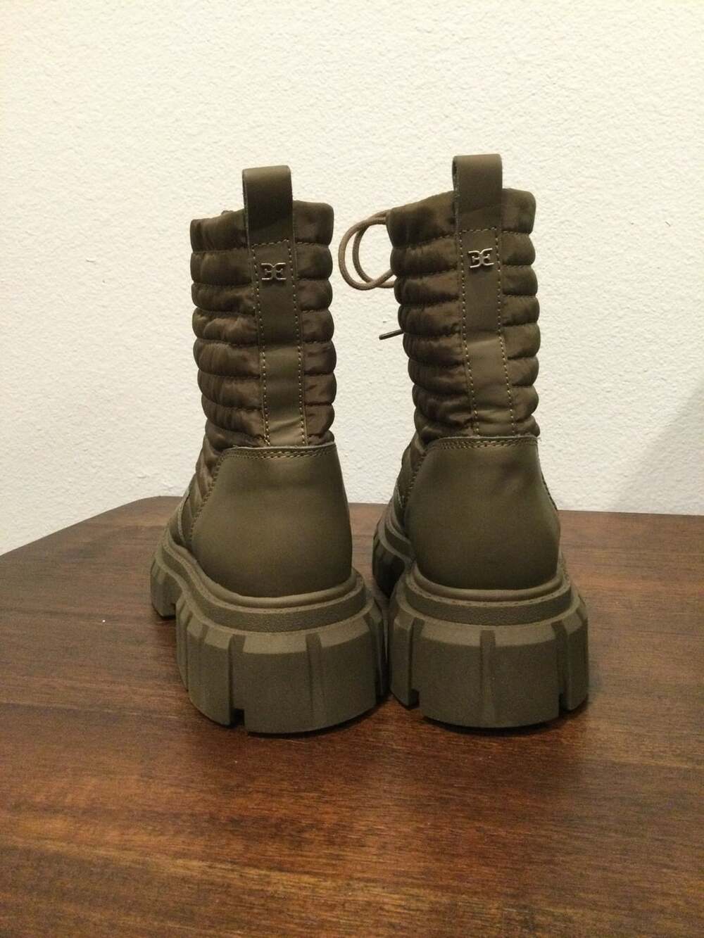 Sam Edelman Olympia Boots Size 9M Olive Green Quilted Lug Sole Combat